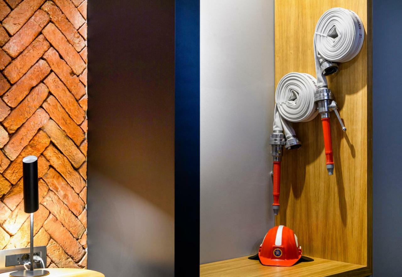Split Industrial Design Rooms 외부 사진