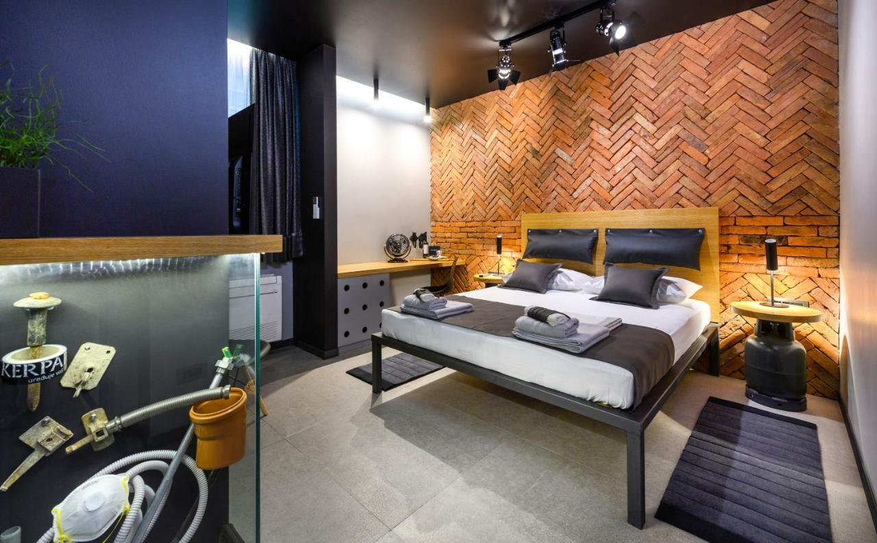 Split Industrial Design Rooms 외부 사진