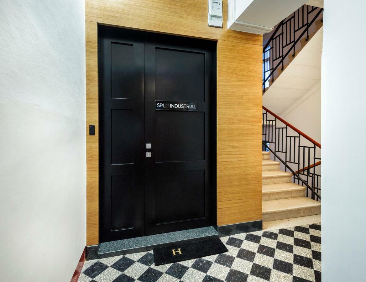 Split Industrial Design Rooms 외부 사진