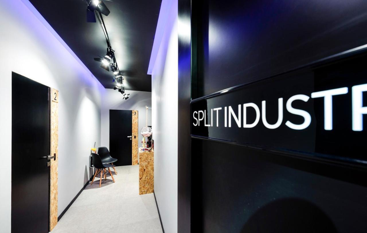Split Industrial Design Rooms 외부 사진